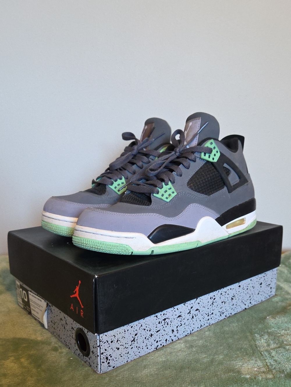JORDAN 4 Retro Men's Green Glow Sneakers